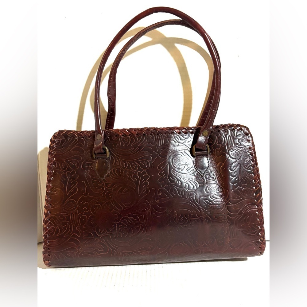 Vintage Embossed Leather Shoulder Bag in Dark Brown